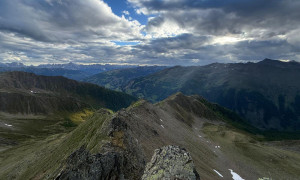 Aufstieg über Westgrat, Rückblick Sommerwand-Köpfl Aufstieg über Westgrat, Rückblick Sommerwand-Köpfl
