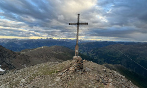 Gipfelsieg, Blick nach Außervillgraten Gipfelsieg, Blick nach Außervillgraten