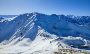 Skitour Gaishörndl - Gipfelsieg, Blick zum Pfannhorn und Drei Zinnen