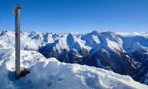 Bilder Skitour Hohes Haus - Gipfelsieg, mit Blick zum Regenstein, Arnhörner, Rappler, Gölbner und Gumriaul Bilder Skitour Hohes Haus - Gipfelsieg, mit Blick zum Regenstein, Arnhörner, Rappler, Gölbner und Gumriaul