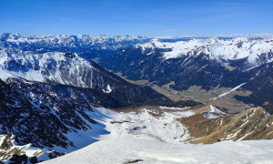Skitour Riepenspitze - Gipfelsieg, Blick ins Gsieser Tal Skitour Riepenspitze - Gipfelsieg, Blick ins Gsieser Tal