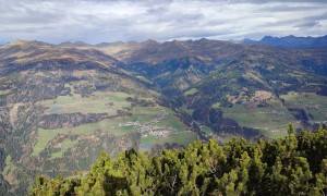 Bergtou Feuer am Bichl - Gipfelsieg, Blick nach Assling