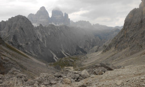 Bergtour Bonacossa Süd - Abstieg mit Blick zu den Drei Zinnen