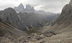 Klettersteig Cadinspitze - Abstieg mit Blick zu den Drei Zinnen