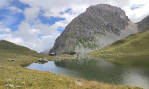 Bergtour Pfannspitze - beim Obstansersee mit Hütte