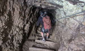 Klettersteig Col dei Bos, Lagazuoi - Abstieg im Tunnel Klettersteig Col dei Bos, Lagazuoi - Abstieg im Tunnel