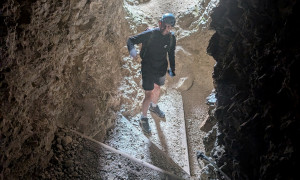 Klettersteig Col dei Bos, Lagazuoi - Abstieg im Tunnel Klettersteig Col dei Bos, Lagazuoi - Abstieg im Tunnel