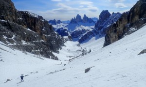 Skitour Hochebenkofel - Aufstieg, Rückblick Zinnen 