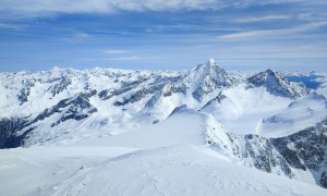 Skitour Magerstein - Gipfelsieg, Blick zur Venedigerguppe und Hoch- bzw. Wildgall