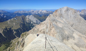 Hochtour Marmolata - Grataufstieg, Rückblick Gran Vernel und links Rosengarten Hochtour Marmolata - Grataufstieg, Rückblick Gran Vernel und links Rosengarten