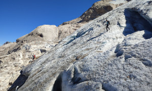 Hochtour Marmolata - Abstieg über den aperen Gletscher Hochtour Marmolata - Abstieg über den aperen Gletscher