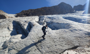Hochtour Marmolata - Abstieg über den aperen Gletscher Hochtour Marmolata - Abstieg über den aperen Gletscher