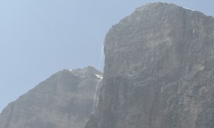 Klettersteig Tofana di Rozes - Rückblick beim Ausgangspunkt mit Wasserfall vom Gipfel