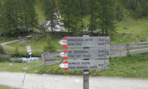 Hochtour Dreiherrenspitze - Wegweiser bei Heilig-Geist-Kirchlein