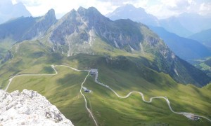 Klettersteig Averau - Ra Gusela, Tiefblick Passo Giau