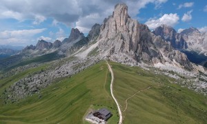 Klettersteig Averau - Passo Giau mit Blick zu Croda Negra, Averau, Nuvolau, Ra Gusela und Tofanen