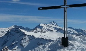 Skitour Hochgasser - Gipfelsieg mit Glocknerblick