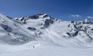 Skihochtour Köllkuppe - Aufstieg, Blick zur Zufallspitze, rechts die Königsspitze
