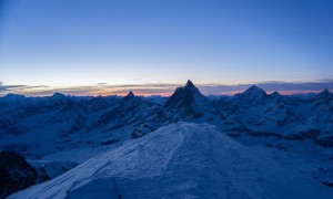 Skihochtour Breithorn - Sonnenuntergang Gipfelsieg Skihochtour Breithorn - Sonnenuntergang Gipfelsieg