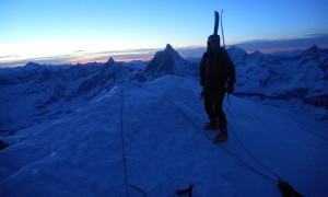 Skihochtour Breithorn - Sonnenuntergang Gipfelsieg Skihochtour Breithorn - Sonnenuntergang Gipfelsieg