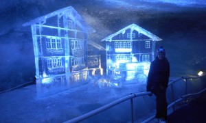 Skihochtour Breithorn - im Eispalast Skihochtour Breithorn - im Eispalast