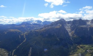 Bergtour Sassongher - Blick zur Marmolata und Piz Boè