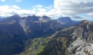 Bergtour Sassongher - mit Blick zum Sellastock und Langkofel