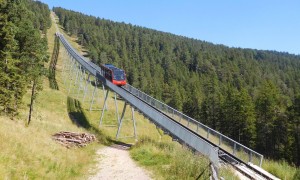 Biketour Seceda - Blick zur Standseilbahn Raschötz