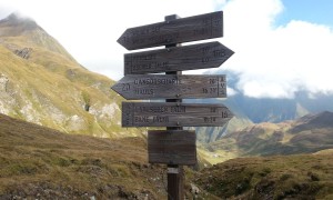 Wilde Kreuzspitze - Wegweiser Langeben