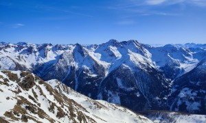 Skitour Hohes Haus - Gipfelsieg, Blick zum Rappler, Gölbner und Gumriaul