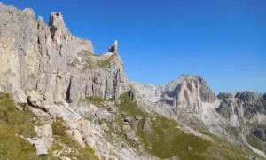Klettersteig Rotwand - beim Zustieg Blick zum Fensterlturm