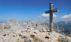 Klettersteig Rotwand - Gipfelsieg mit Blick zur Rosengartenpitze und Kesselkogel