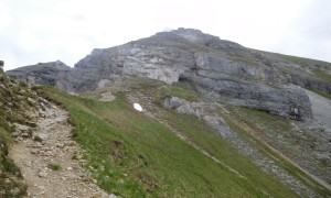 Bergtour Serles - beim Serlesjöchl mit Gipfelblick