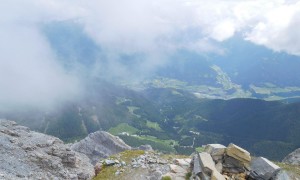 Bergtour Serles - Gipfelsieg, Blick zur Maria Waldrast