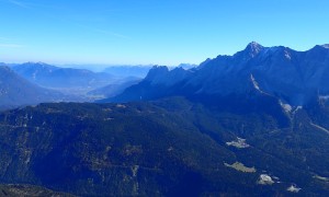 Bergtour Daniel - Blick nach Garmisch-Partenkichen