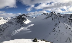 Skitour Dreieckspitze - Blick zur Fleischbachspitze und Lenkstein
