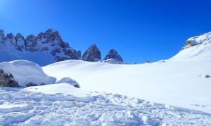 Skitour Sextner Stein - bei der Bödenalpe, Blick zur Dreizinnenhütte