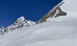 Skihochtour Burgwartscharte - Leitertal, Blick zur Salmhütte und Glockner