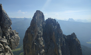 Klettersteig Arzalpenturm - beim Ausstieg, Rückblick zum Arzalpenturm Klettersteig Arzalpenturm - beim Ausstieg, Rückblick zum Arzalpenturm