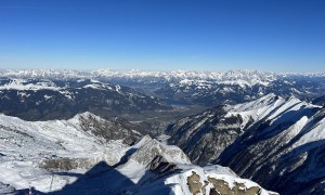 Skihochtour Kitzsteinhorn - Gipfelsieg, Blick Richtung Watzmann, Schönfeldspitze und Hochkönig