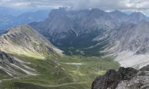 Bergtour Kreuzkofel - Gipfelsieg, Blick zur Kerschbaumeralm
