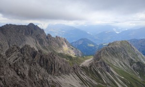 Bergtour Kreuzkofel - Gipfelsieg, Blick zum Spitz- und Rauchkofel