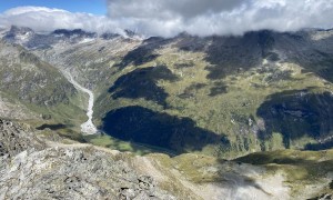 Bergtour Wildenkogel - Gipfelsieg, Tiefblick Gschlösstal