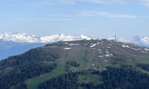 Klettersteig Piz da Peres - Zustieg, kurz vor dem Einstieg mit Blick zum Kronplatz und im Hintergrund der Große Möseler