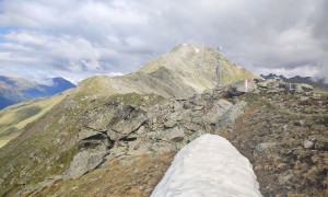 Bergtour Speikboden - bei der Speikbodenscharte, Blick zur Wetterstation und Gritzer Riegel im Hintergrund
