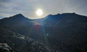 Hochtour Similaun - kurz vor der Similaunhütte mit Blick zum Gipfel