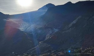 Hochtour Similaun - kurz vor der Similaunhütte mit Blick zum Gipfel