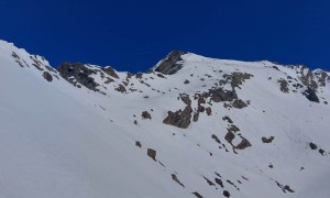 Skitour Hoher Rosshuf - steile Osthang-Querung mit Gipfelblick