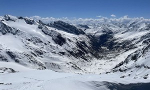 Skitour Hoher Rosshuf - Gipfelsieg, Blick talauswärts Umbaltal