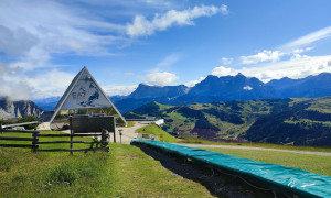 Klettersteig Boeseekofel - Start bei der Bergstation Boé, Blick zum Heiligkreuzkofel, Piz Lavarela und Conturinesspitze